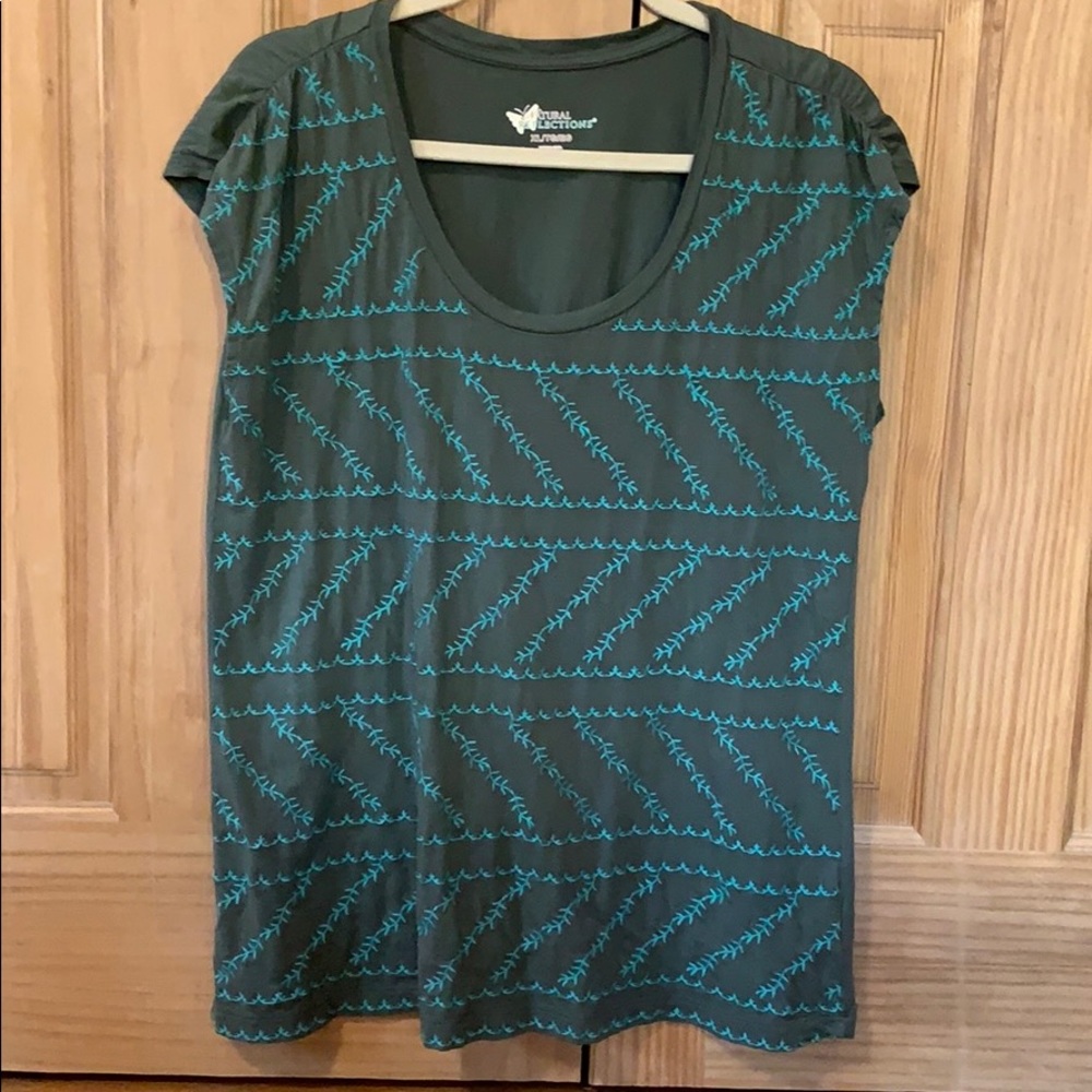 Embroidered tee